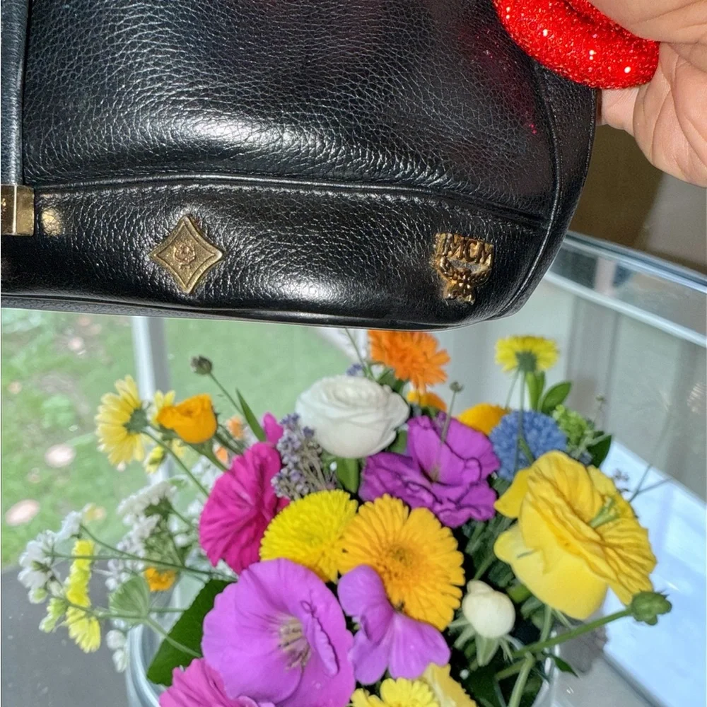 4FER MCM EUC Black Leather Drawstring Bucket Bag w/ dust bag, scarf & charm - Picture 11 of 13